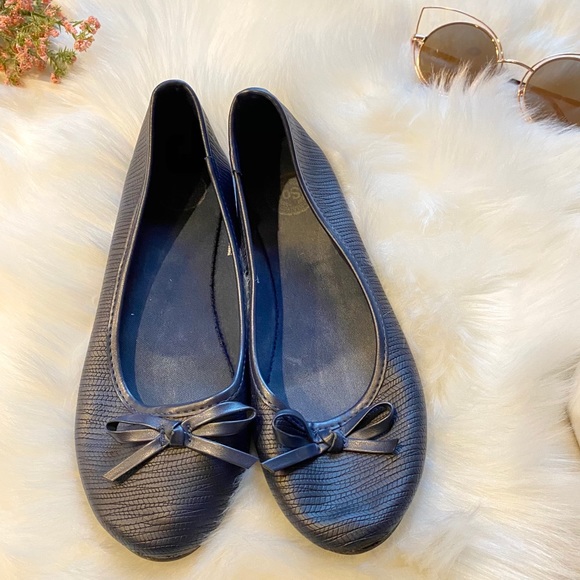 SO Navy Bow Faux Leather Flats
